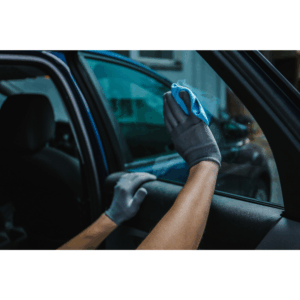 Nettoyage vitres voiture